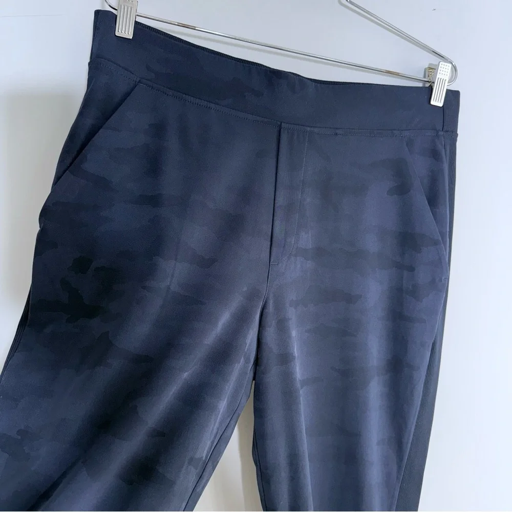 ATHLETA Brooklyn Textured Jogger Blue Camo Size 12 Pants 982553 Travel Pull On